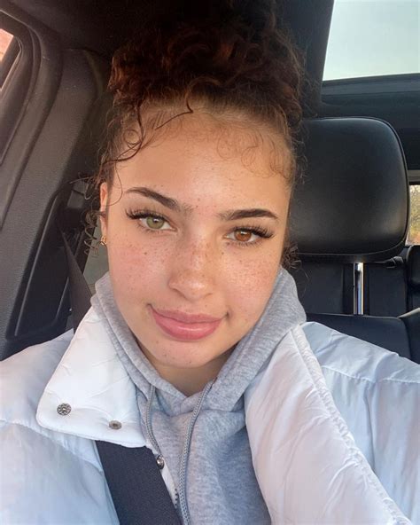 Ash Kash is one of the fastest-rising social media stars in 2019, with her TikTok videos garnering millions of views from fans around the world. . Ash kash blow